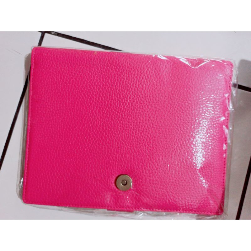 

Binder A4 Kulit Pink Fanta