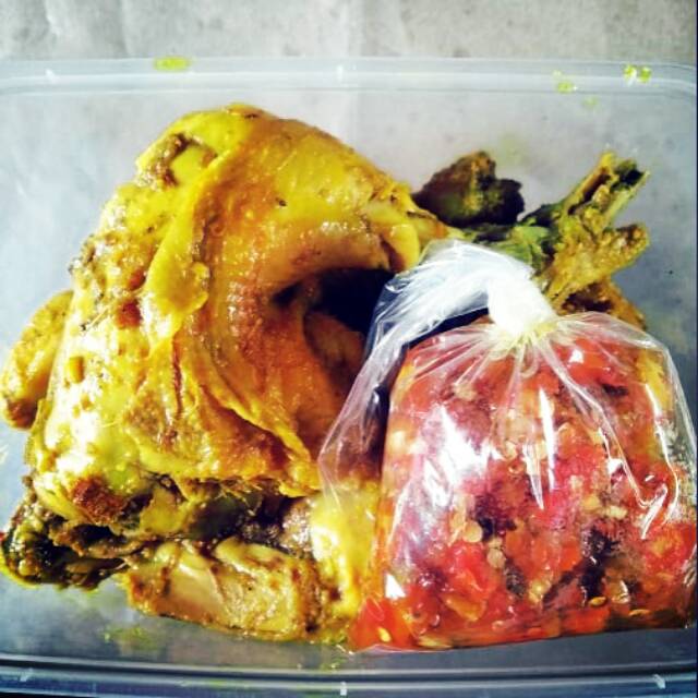 

Ayam bumbu kuning goreng