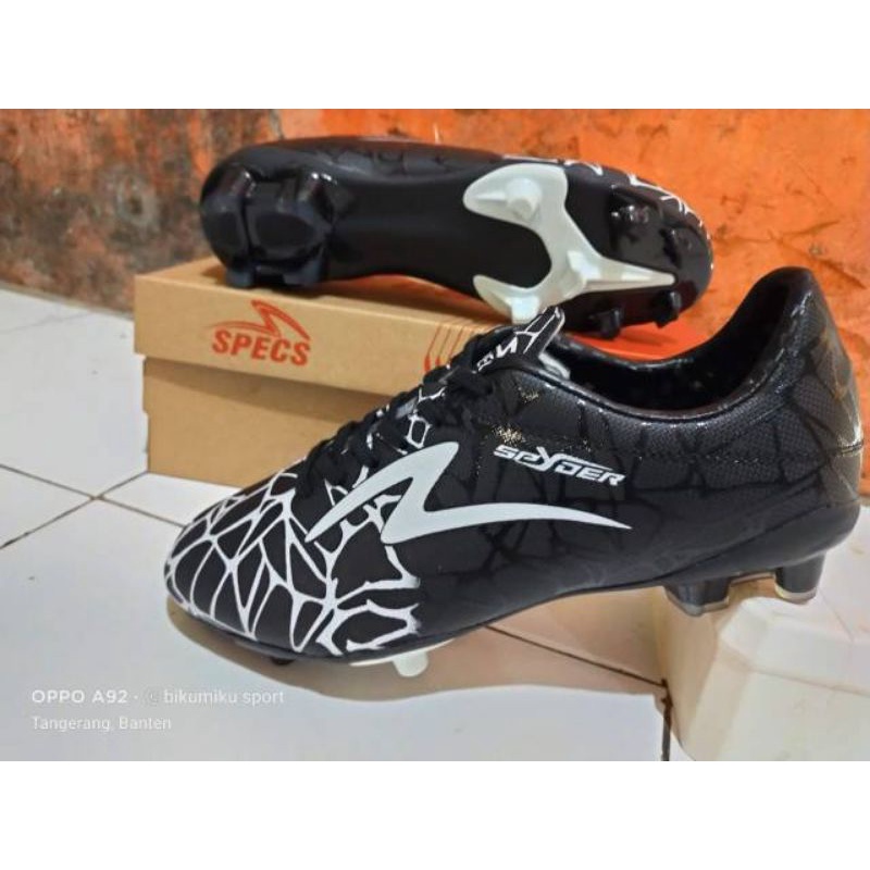 SEPATU BOLA SPECS SPYDER FG HITAM SEPAK BOLA SPORT-Hitam putih
