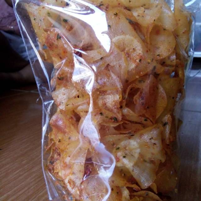 

Kripik singkong / jajanan naufal / khas garut / murah enak /gurih / pedas/ bacil naufal / bacilgarut