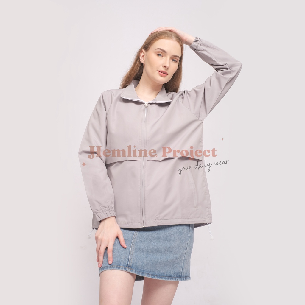 Elya Jaket Coach Wanita - Silver