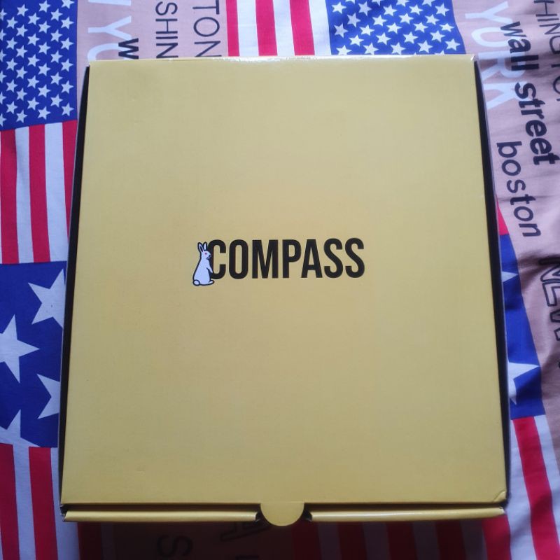 Sensor T-shirt Sepatu Compass x Fxxking Rabbits