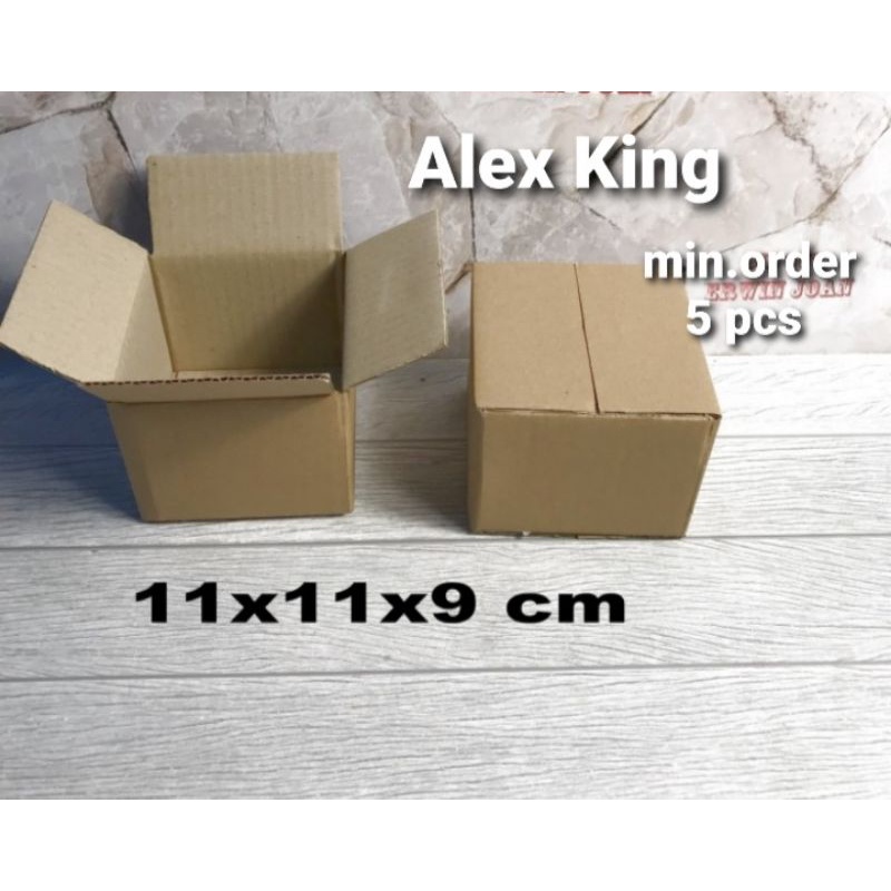 

KARDUS / Box / uk. 11x11x9 cm / packing polos baru ST