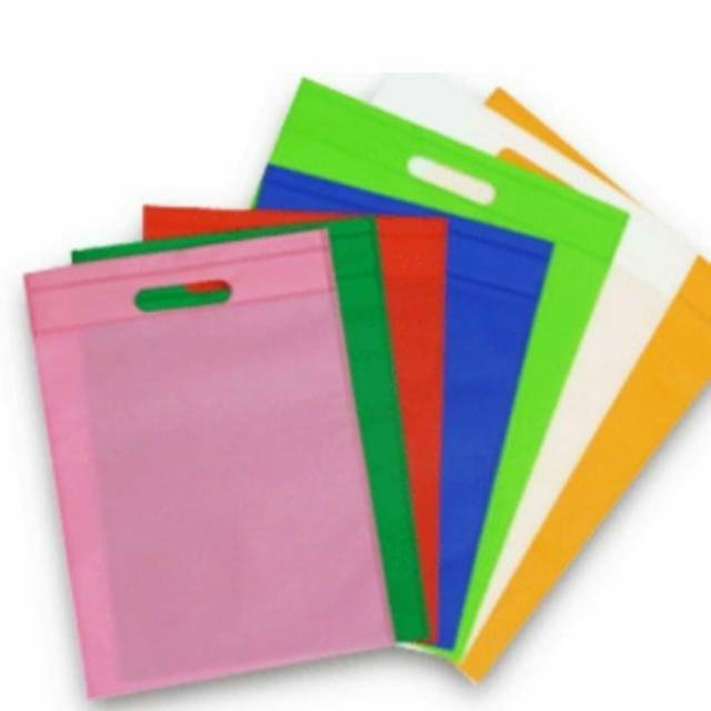 

Goodie Bag / Tas Kain Spunbond / Press / Tas Oval Plong pembelian Minimal 20 pcs & Kelipatan +20 ya