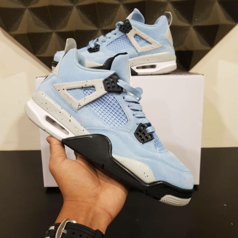 NIKE AIR JORDAN 4 RETRO UNIVERSITY BLUE