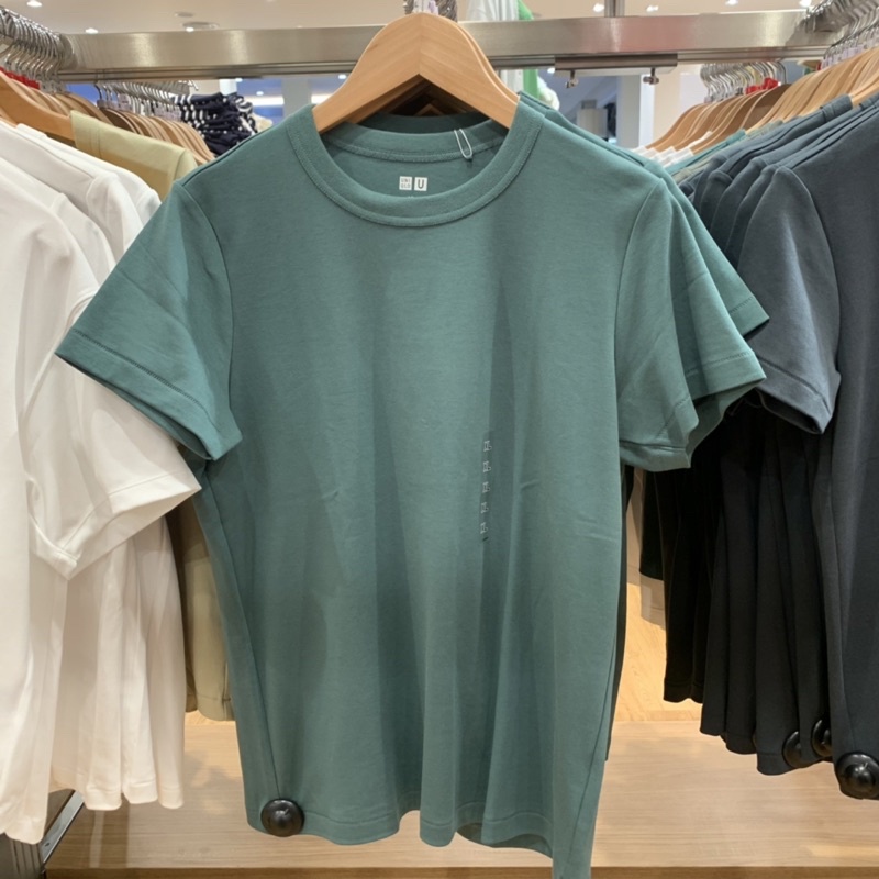 T-Shirt Basic Uniqlo Women Best Seller