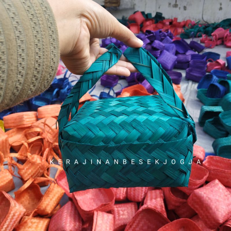 SEPASANG BESEK JINJING WARNA 15X15 /BESEK TANGKAI/ besek Snack besek bambu besek mini besek kotak