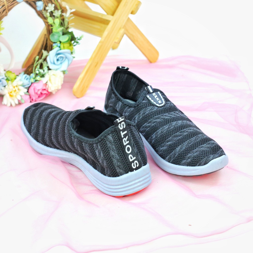 SNEAKERS SLIP ON EMPUK PRIA