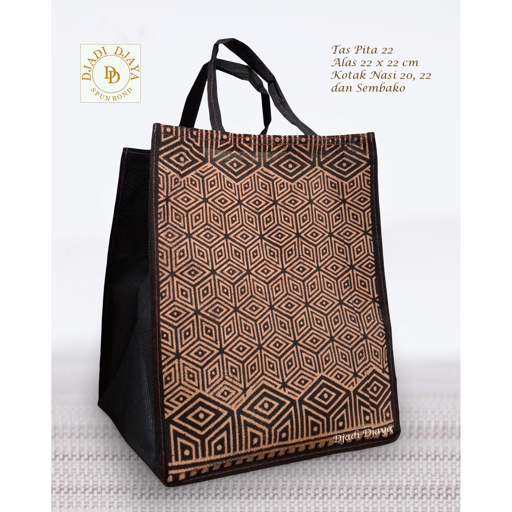 

Tas Hajatan Goodie Bag Pita Kotak 22 Box M