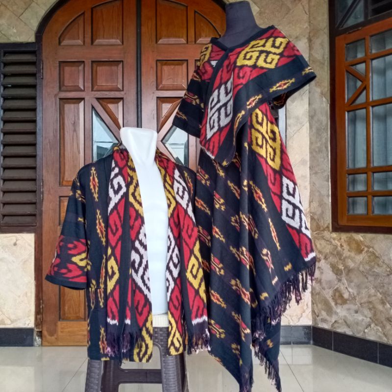 COUPLE TENUN IKAT TROSO