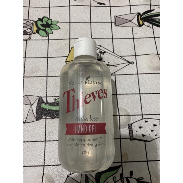Thieves Waterless Hand Gel