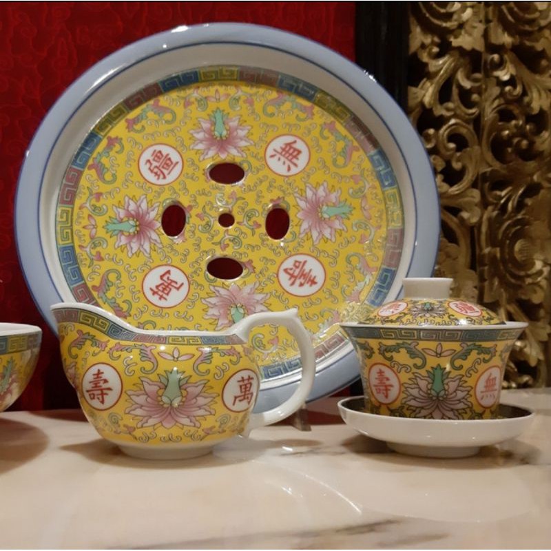 Teaset Antik Seperti Koleksi Istana Putri Sin Ye Motif Flora