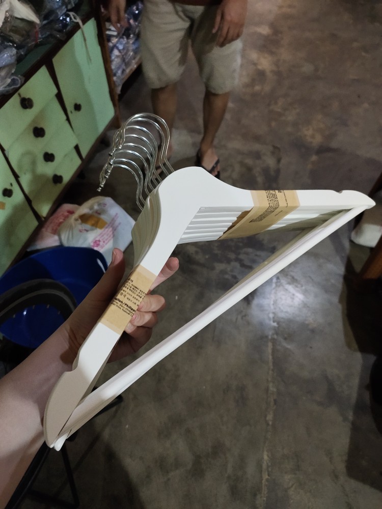 Gantungan Baju Kayu 8 Pcs Bumerang Wooden Clothes Hanger