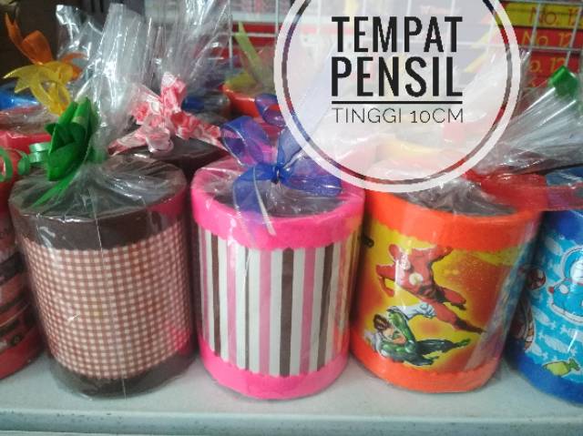 

Souvenir ulang tahun tempat pensil karakter