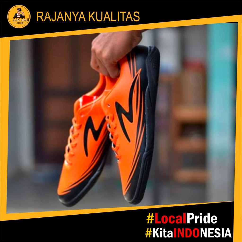Sepatu Futsal Specs Sparta in orange
