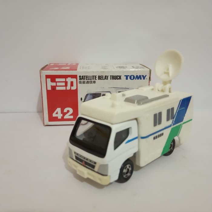 Tomica No 42 Satelite Relay Truck diecast truk Mitsubishi Fuso canter