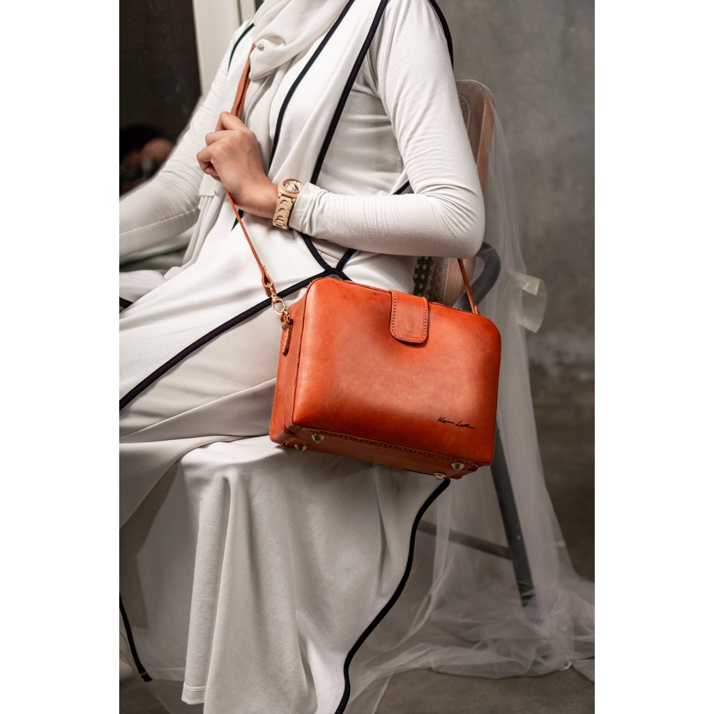 Tas Kulit Nabati / tas kulit asli / tas slempang - Cosmo - Kenes Leather