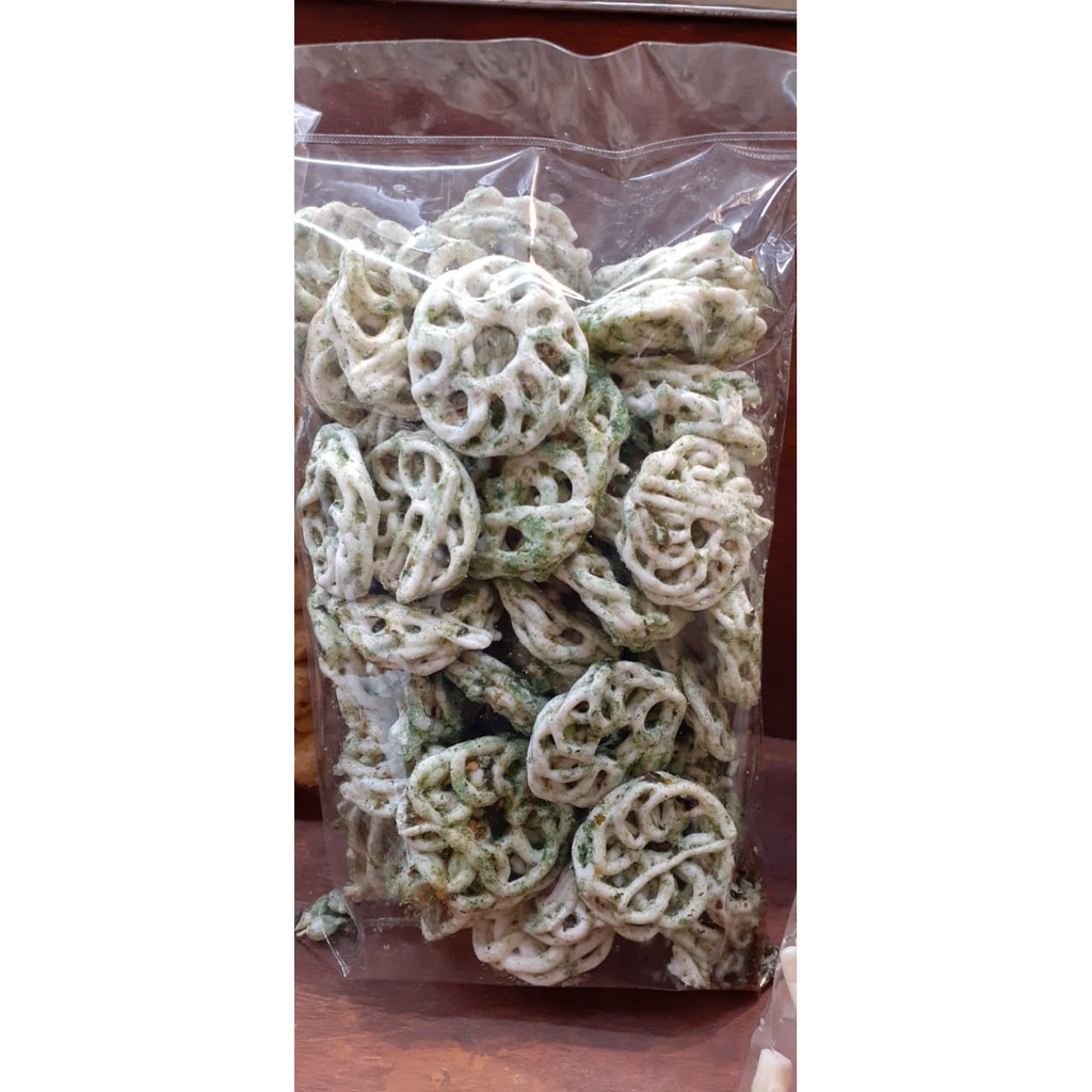 

Kerupuk pedas daun jeruk