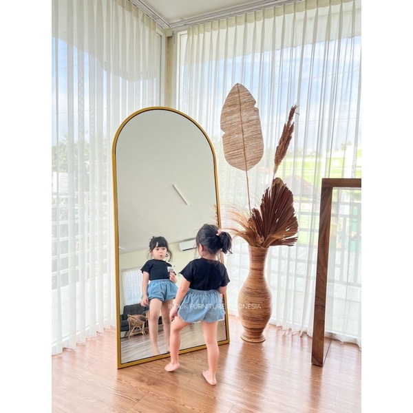 STANDING MIROR AESTETIC GOLD .STANDING MIROR MINIMALIS