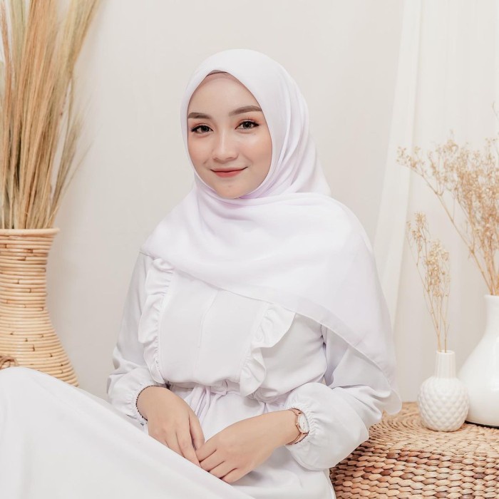 JM Kerudung Segi Empat Polos "Warna Putih" / Hijab Segi Empat Polos - White