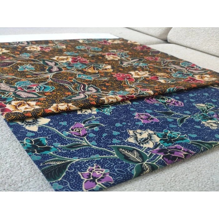 Kain Batik Katun Bunga Kembangan Hitam Biru Lebar 150Cm Eceran - Hitam