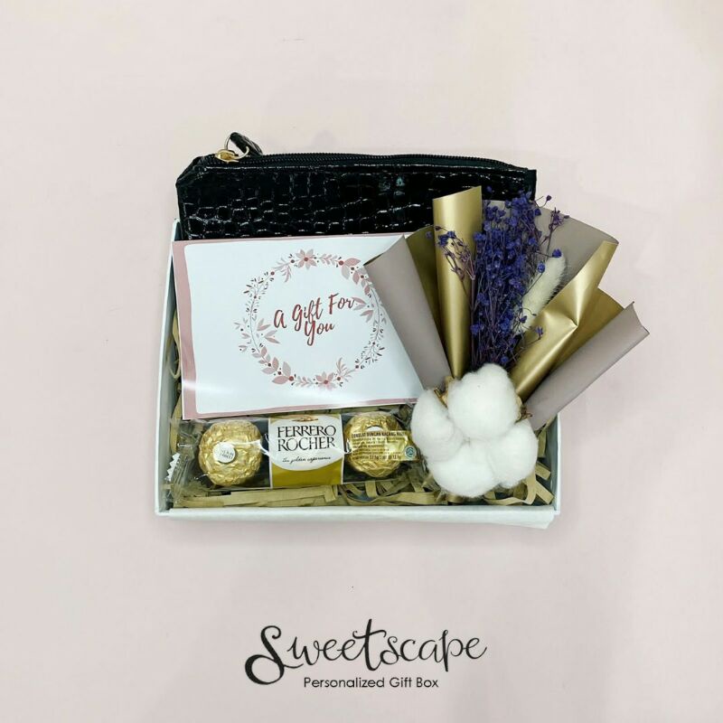 

Gift Box Package 209-Paket Hampers 209 - Cute Gift Just For You