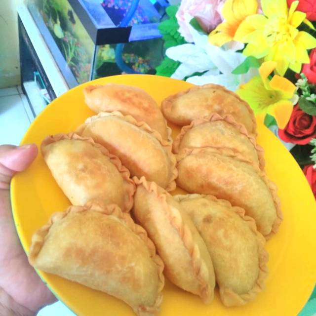 

Pastel Goreng Enak Murah 1 box isi 10biji