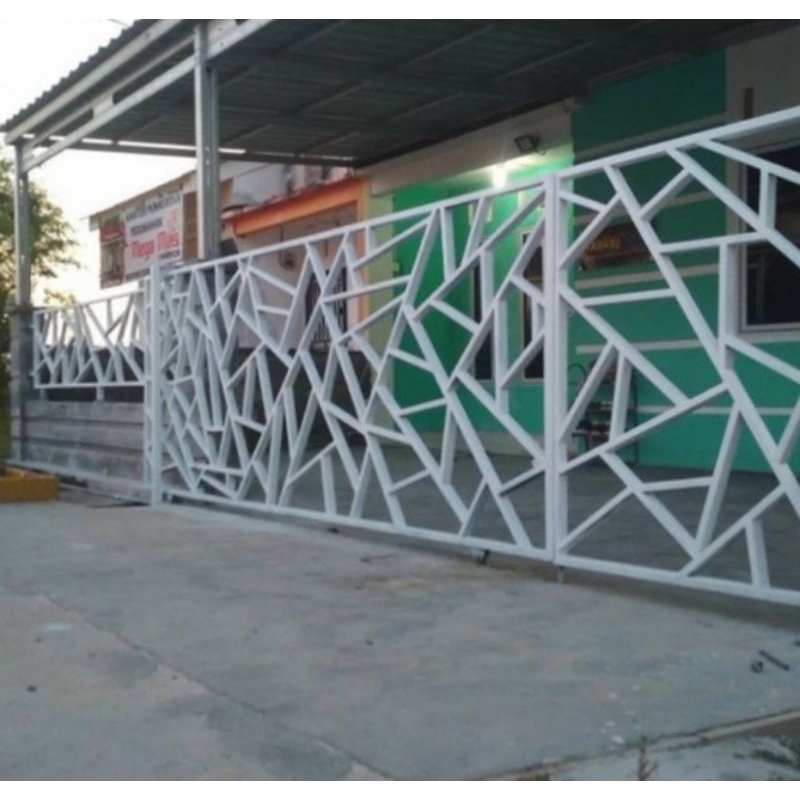 pagar besi motif abstrak