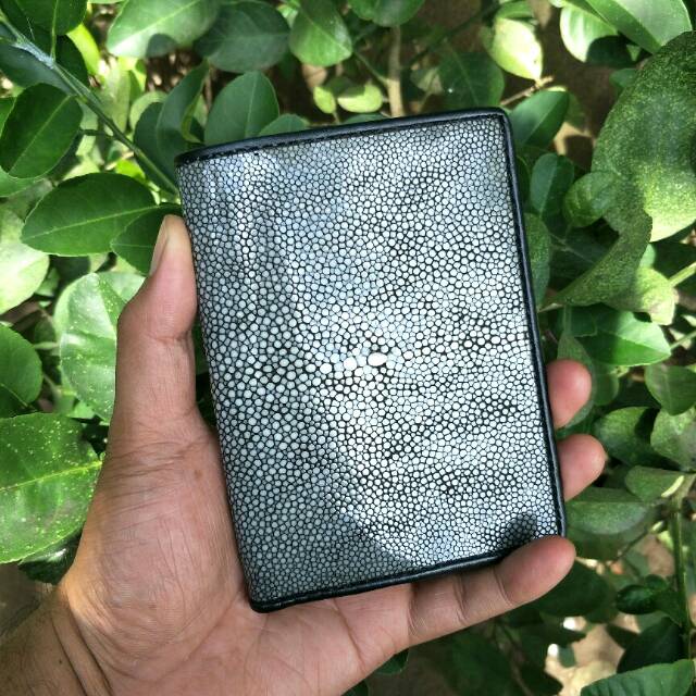 Dompet Pria Model Berdiri Kulit Ikan Pari Asli Polish