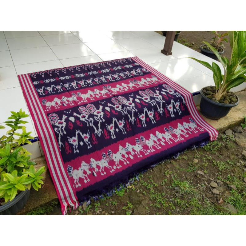 KAIN TENUN ETNIK SUMBA TENUN SUMBA KAIN TENUN BLANKET