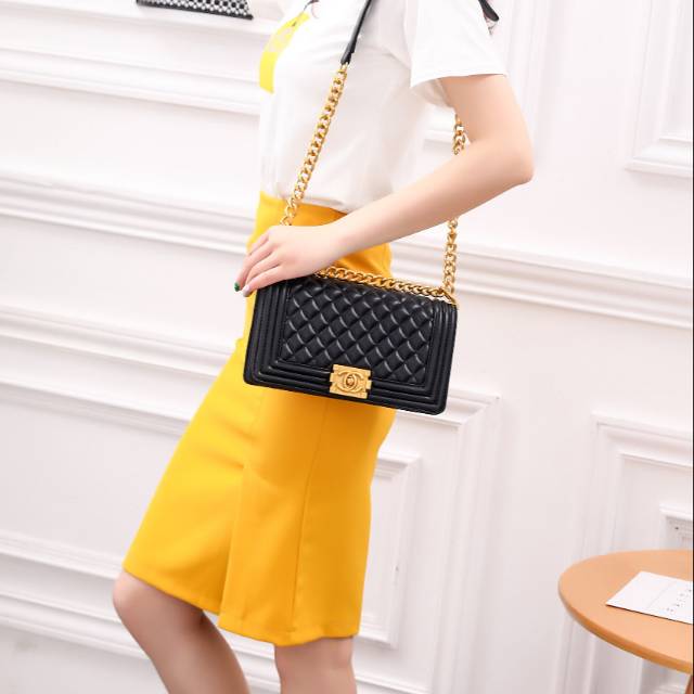 _*Chanel  Le Boy #11181 Lamb Skin So Black.ana