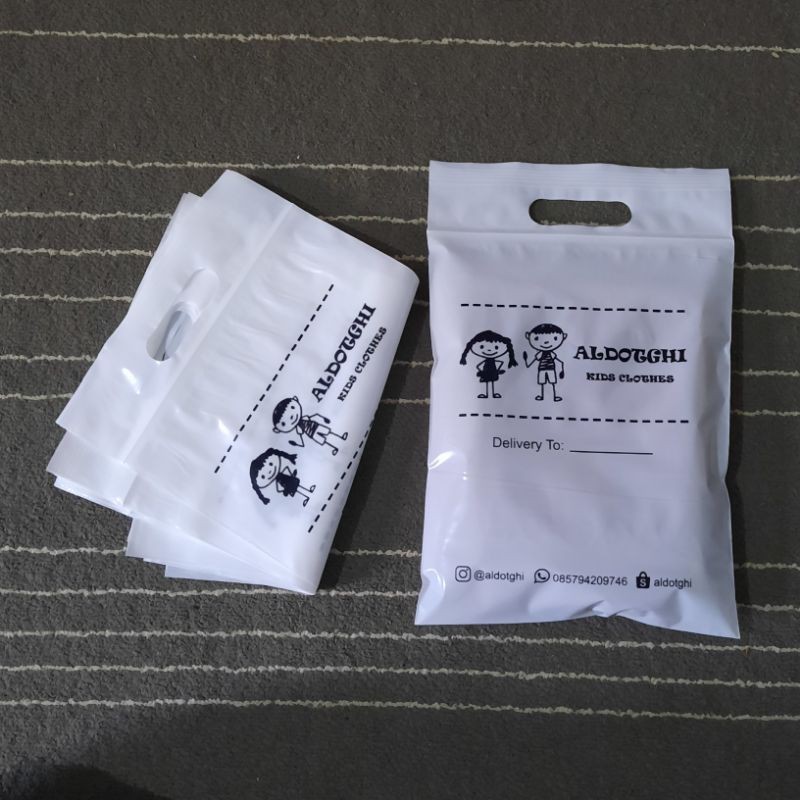 

(20x25) Sablon Packaging Plastik Ziplock 1 warna