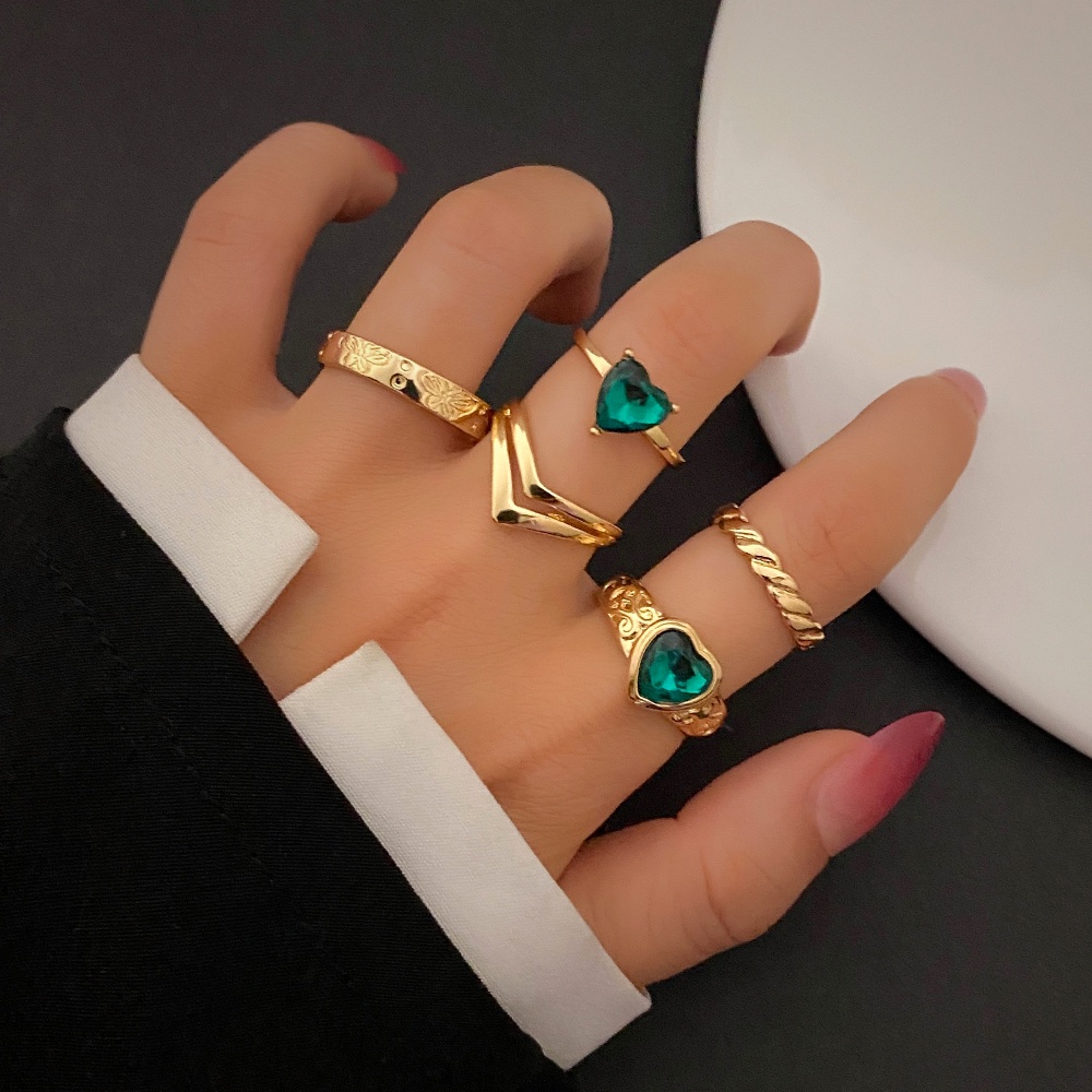 5pcs / Set Cincin Berlian Imitasi Bentuk Hati Warna Hijau Gaya Retro