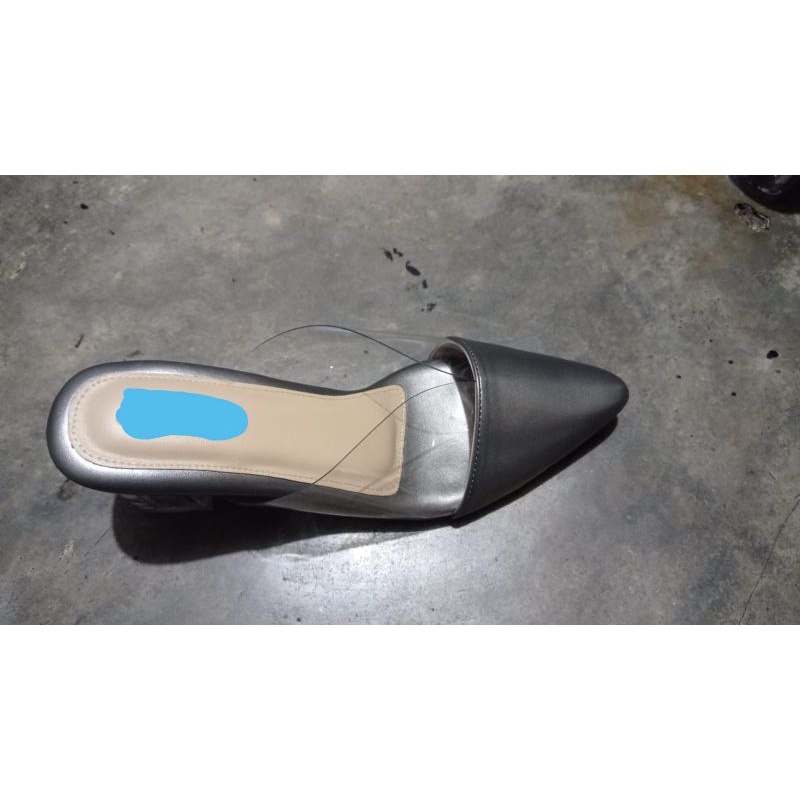 Sepatu heels wanita