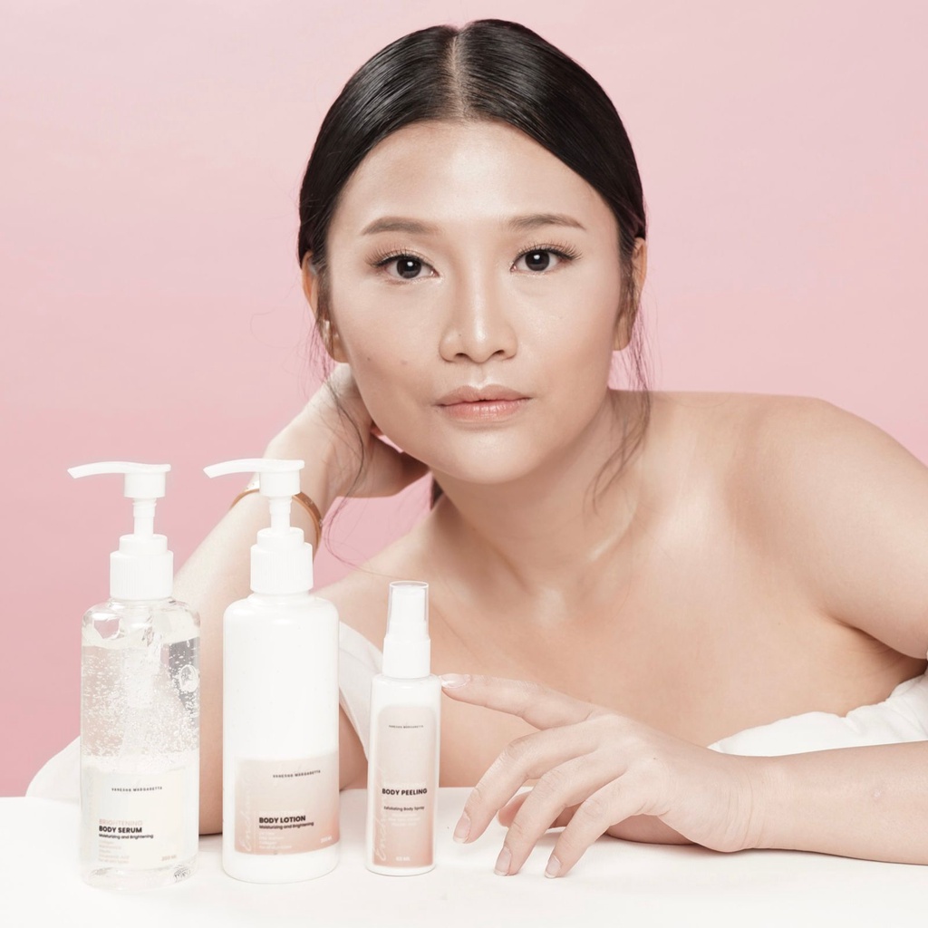 MDC# VANESHA MARGARETTA 3in1 BRIGHTENIG PACKAGE / body lotion serum peeling spray