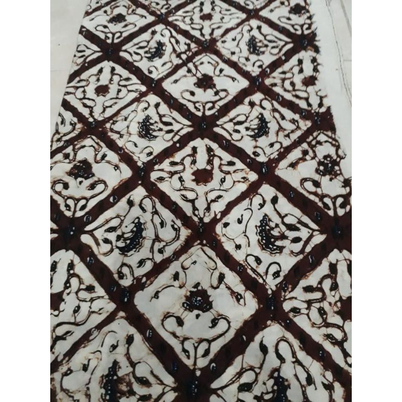 Kain Jarik Batik Cap Sogan Jogja motif Sidoluhur Latar Putih