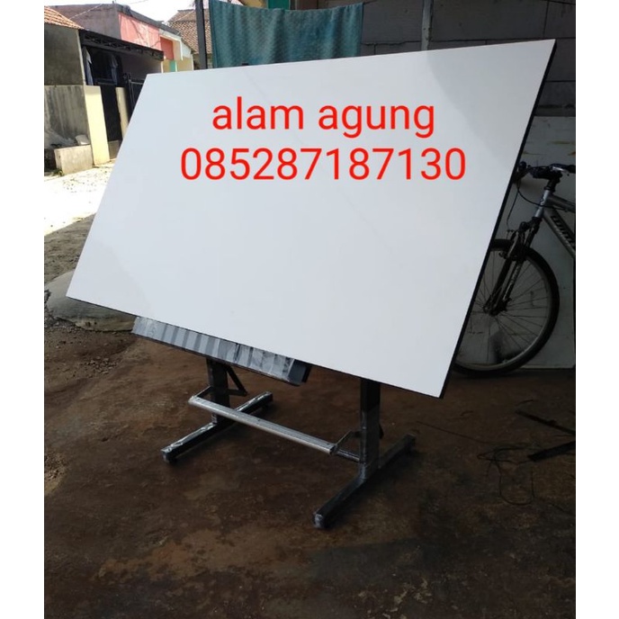 

Meja Gambar Arsitek Lokal Baru