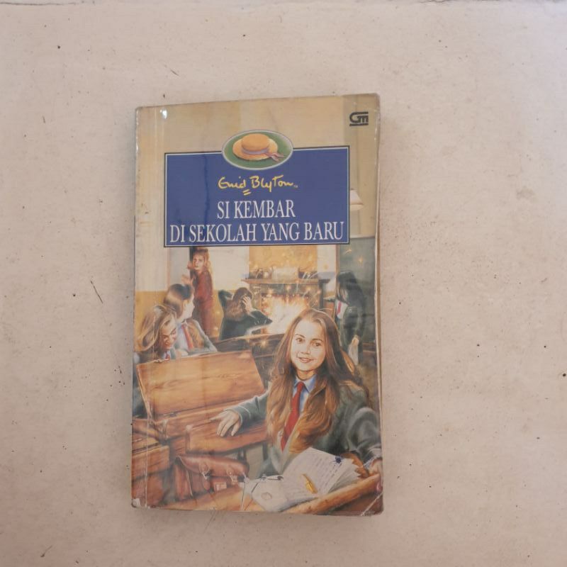 Si Kembar di Sekolah yang Baru - The O'Sullivans Twins at St. Clare Series 1 - Enid Blyton - Seri Si