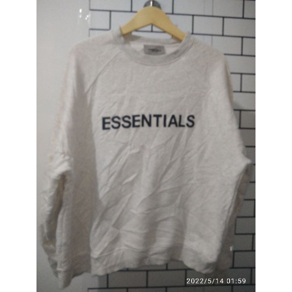 CREWNECK ESSENTIAL FEAR OF GOD REFLEKTIF