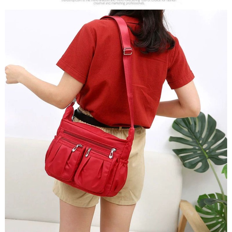 Tas Selempang Wanita Import Bahan Parasut TS303 / Tas Import Wanita