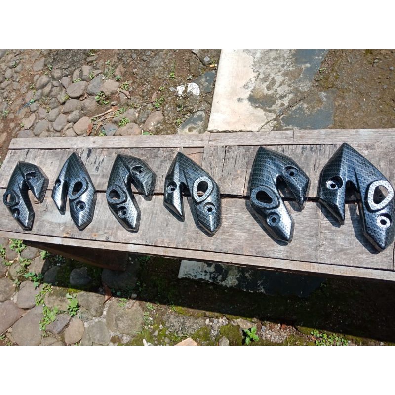 Kupingan Vixion Old Carbon