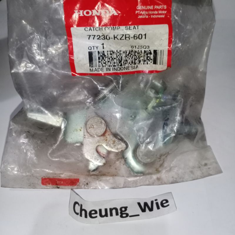77230KZR601 Capit Jok Kupu stut sadel Honda Vario Techno 125 old 2012 -2014  ori AHM