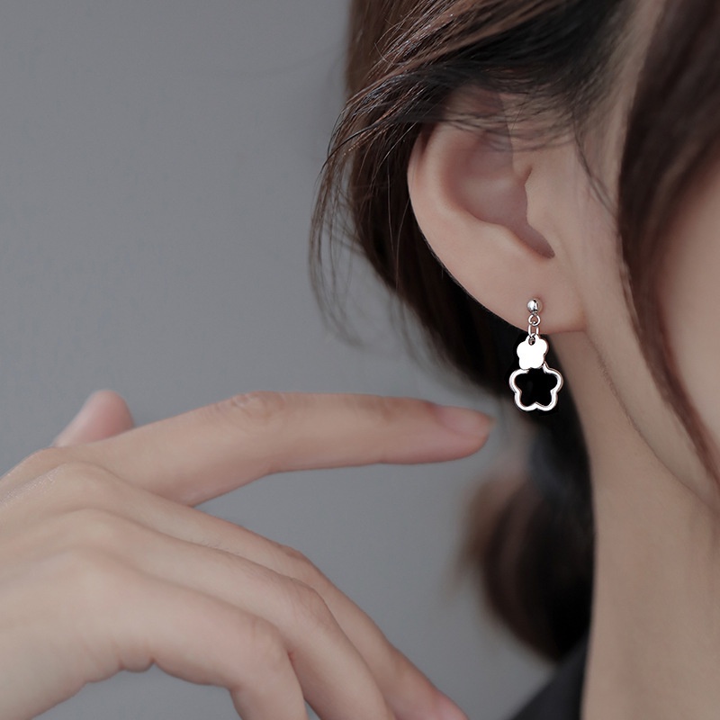 Anting Stud Desain Bunga Berongga Gaya Elegan Untuk Wanita