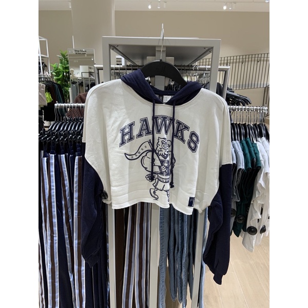 SWEATSHIRT CROP HOODIE HAWKS H&M CEWEK