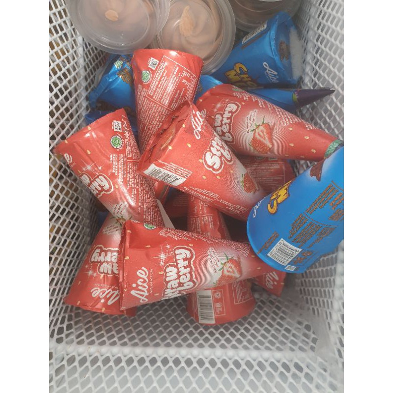 Strawberry Cone Aice