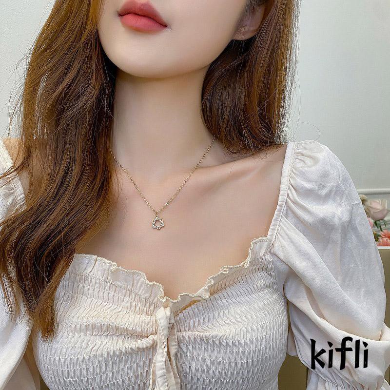 Kalung Liontin Hexagram Aksen Berlian Bahan Alloy Untuk Wanita
