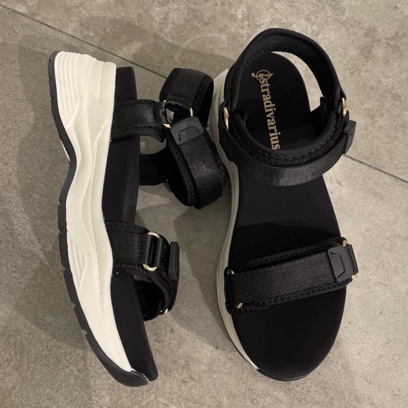 Stradivarius Sepatu Sandal