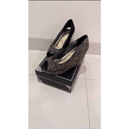 preloved sepatu wedges pazzion size 37