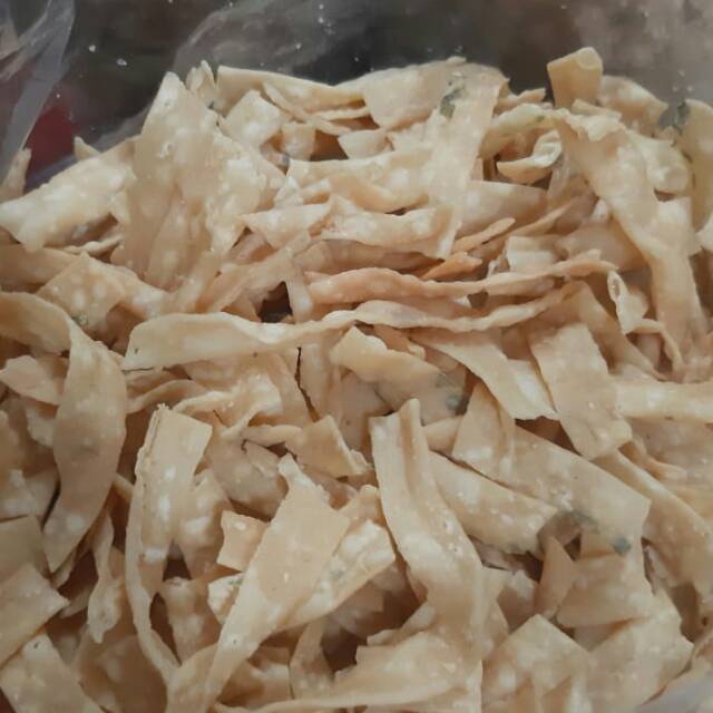 

Pangsit panjang rasa ayam bawang