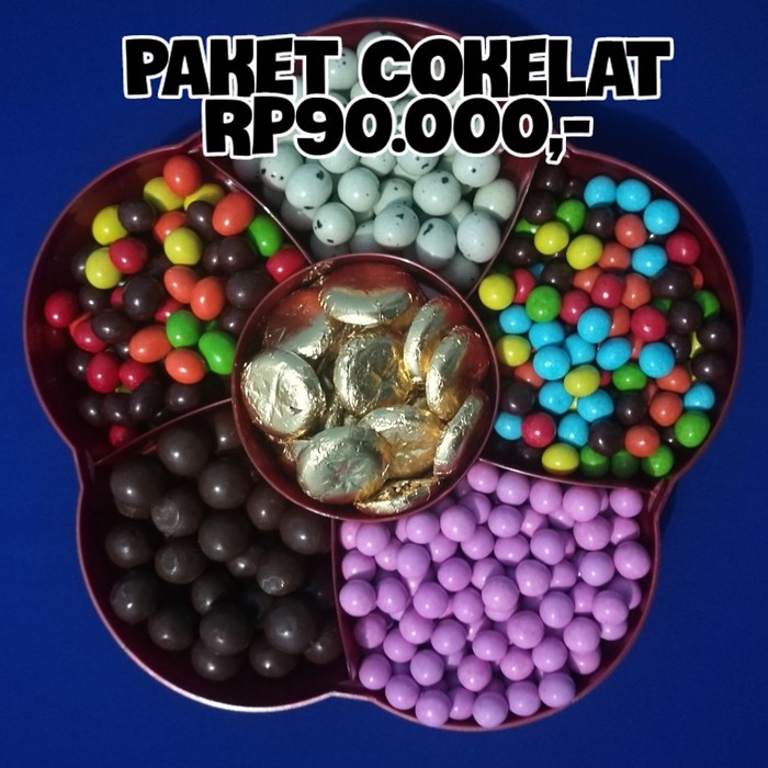 

Parcel lebaran paket cokelat coklat lagie pink - chacha - koin -kacang